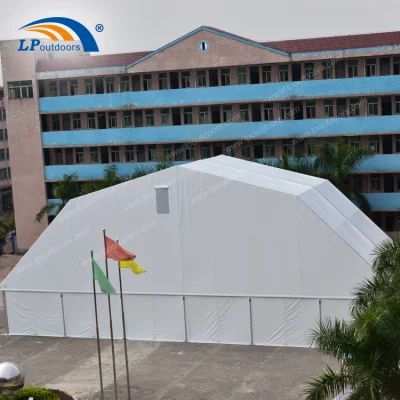 Grande tente de stade polygone de haute qualité 30x50m pour les sports d'intérieur